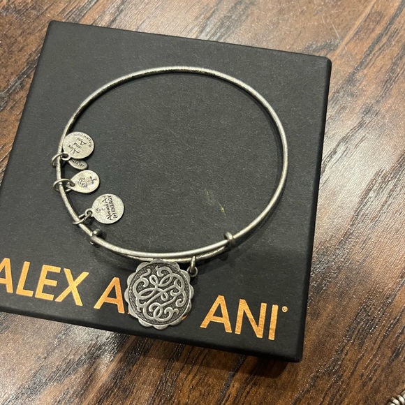 Alex and Annie bracelets - Picture 4 of 6